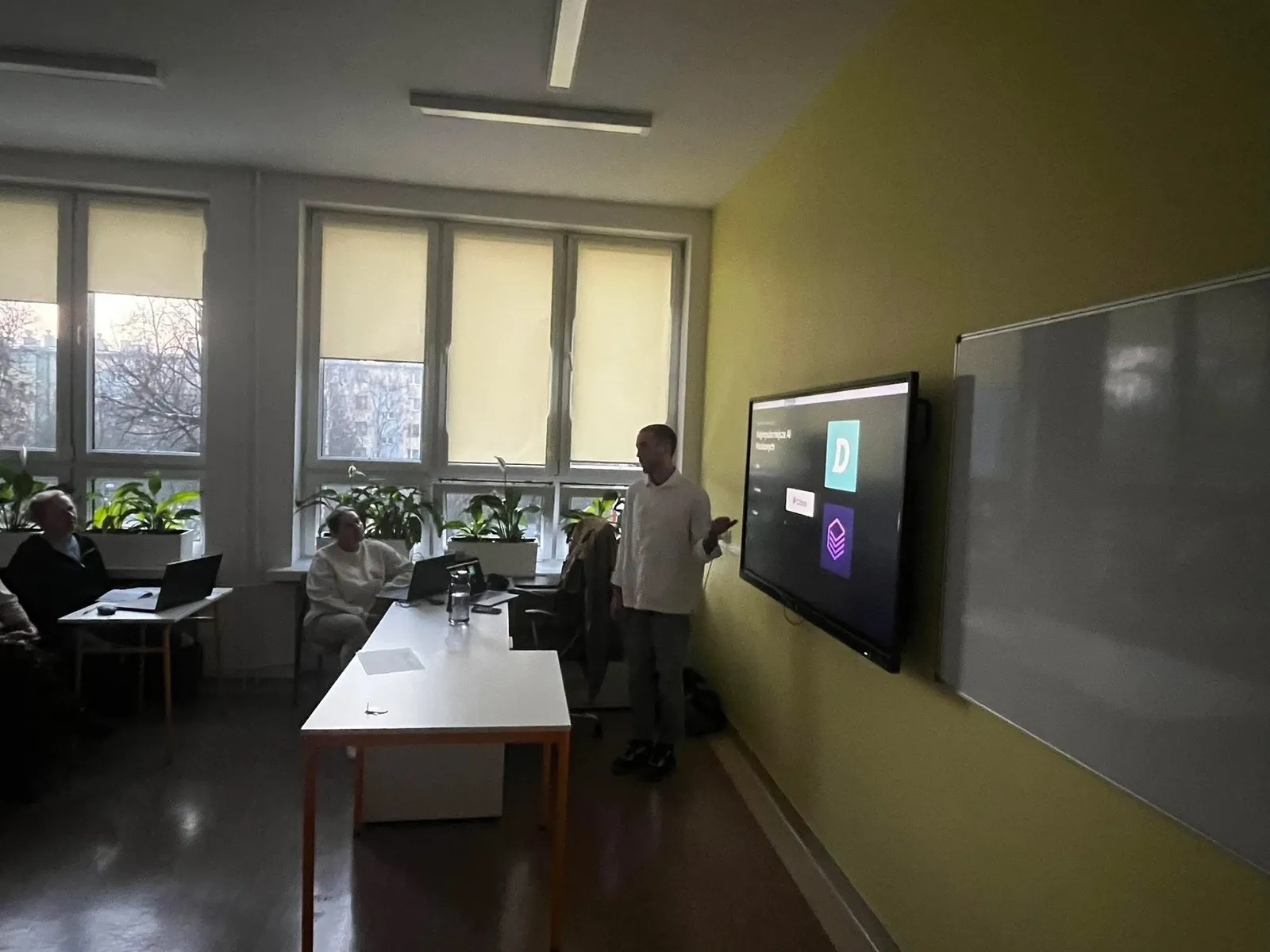 Praktyczne szkolenie AI dla kadry kierowniczej szkoły