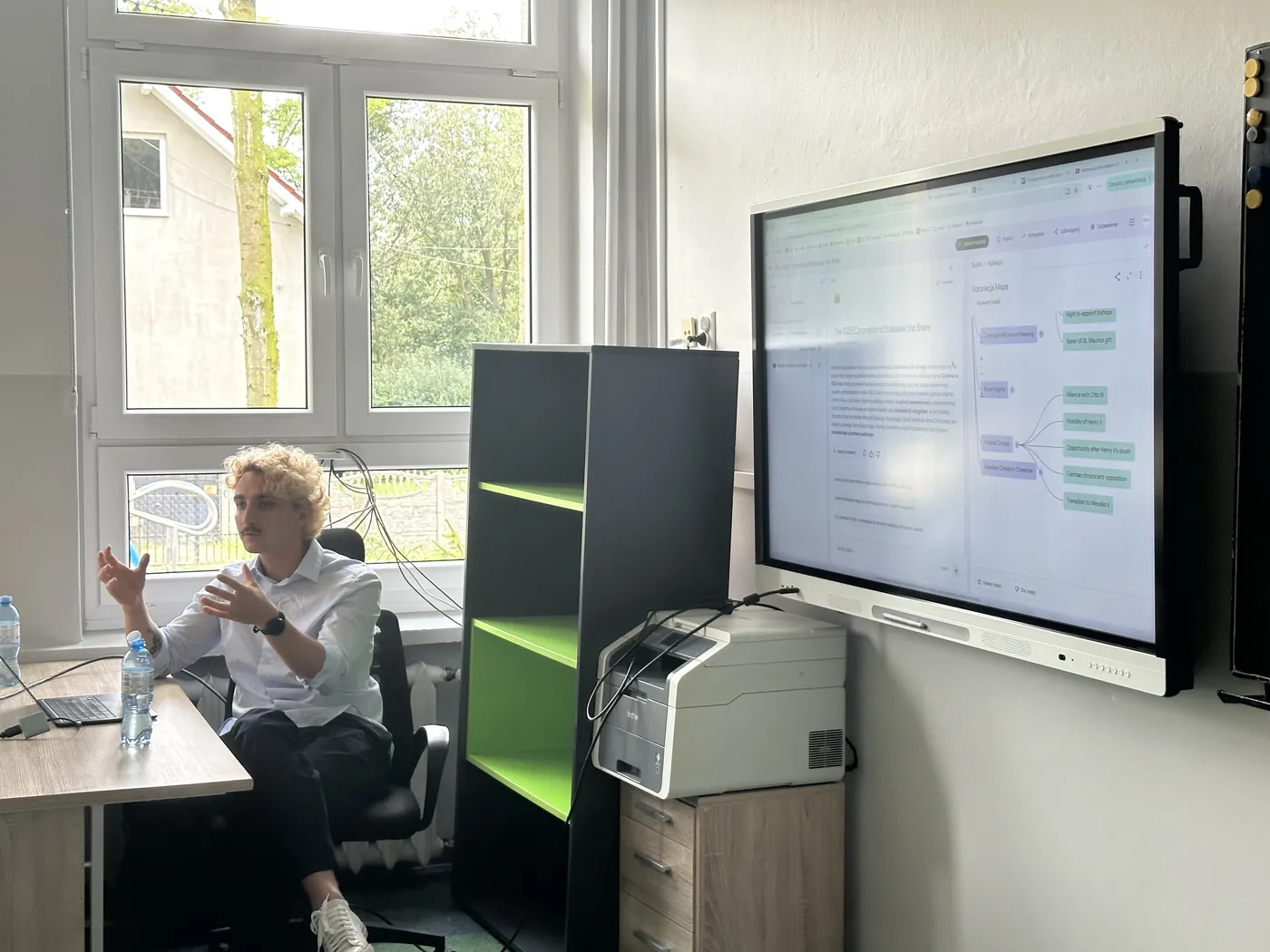Szkolenie: jak wykorzystać szkolną pracownię AI - szkolenie WOSK